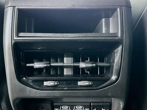 Used 2023 Jeep Grand Cherokee 4WD 4xe image 18