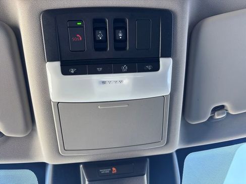 Used 2023 Nissan Rogue SL image 58