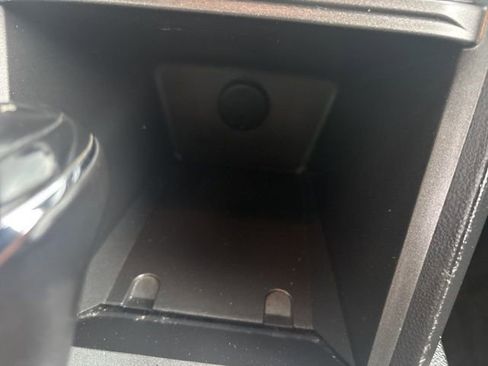 Used 2017 Chevrolet Equinox LT w/ Convenience Package image 24