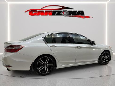 Used 2017 Honda Accord Sport image 11