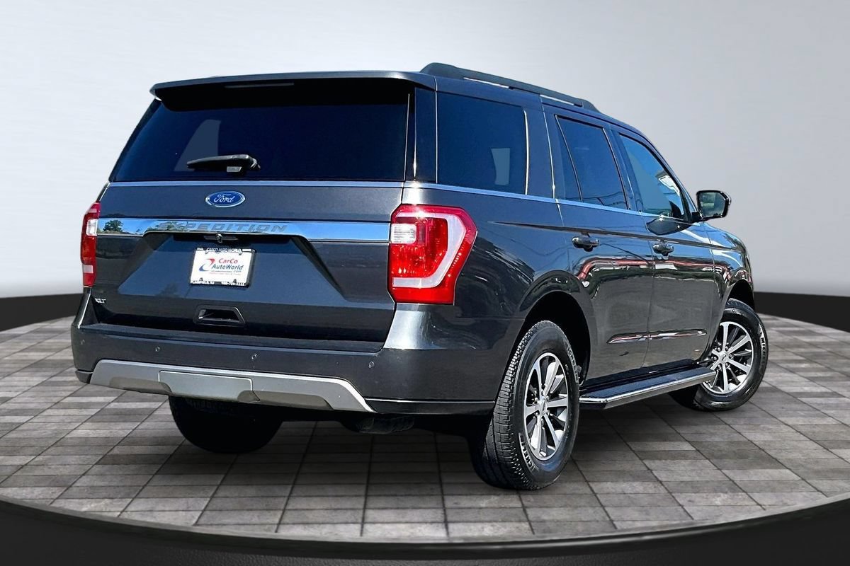 Used 2018 Ford Expedition XLT w/ Equipment Group 202A AWD/4WD image 5