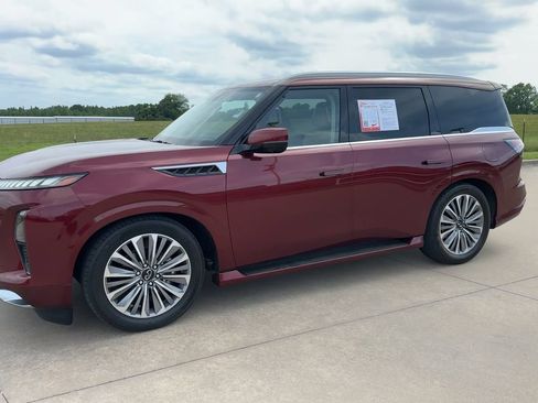 Used 2025 INFINITI QX80 Sensory AWD/4WD image 5