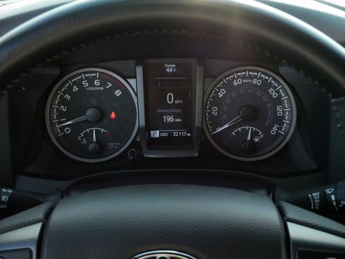 Certified 2022 Toyota Tacoma TRD Sport image 21