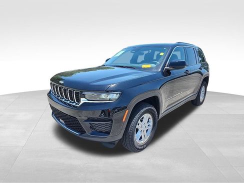 Certified 2024 Jeep Grand Cherokee Laredo w/ Trailer Tow Package RWD image 14