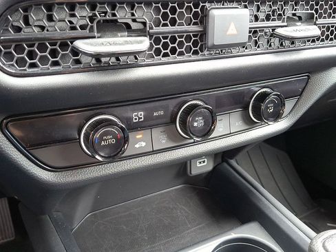 Used 2023 Honda HR-V LX image 17