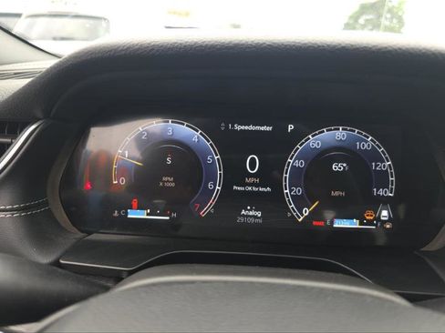 Used 2025 Jeep Grand Cherokee Altitude image 7