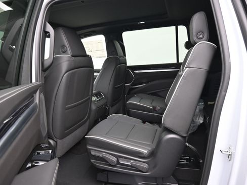 New 2026 Cadillac Escalade ESV Sport w/ Touring Package image 10