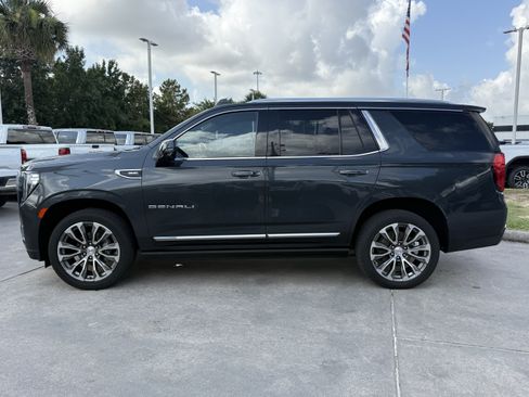 Used 2021 GMC Yukon Denali w/ Denali Premium Package AWD/4WD image 8