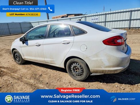 Used 2013 Ford Fiesta SE image 3