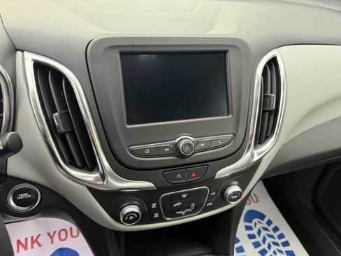 Used 2022 Chevrolet Equinox LS AWD/4WD image 14
