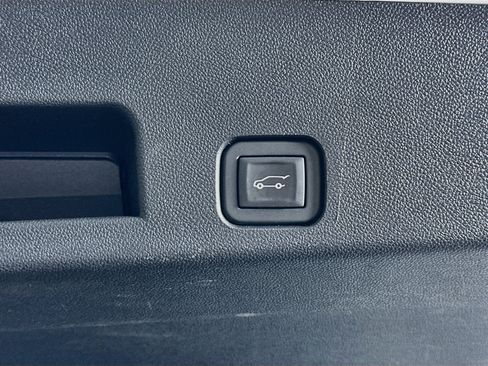Used 2026 Chevrolet Traverse LT FWD image 29
