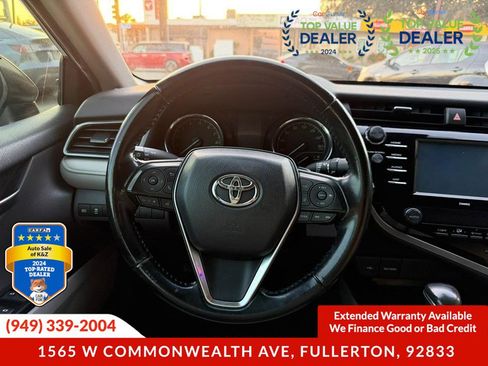 Used 2020 Toyota Camry SE image 32