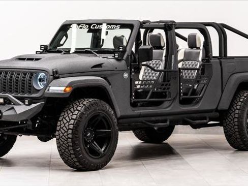 Used 2025 Jeep Gladiator Sport AWD/4WD image 1