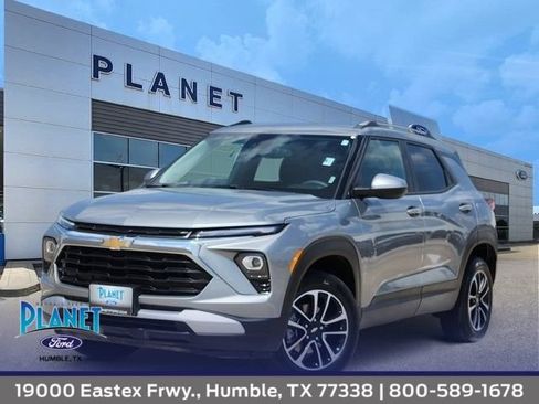 Used 2025 Chevrolet TrailBlazer LT AWD/4WD image 1