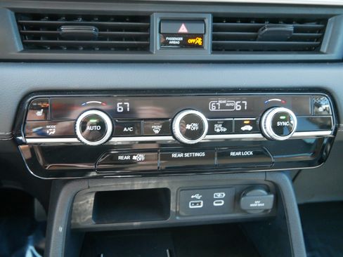 Certified 2025 Honda Pilot EX-L image 23