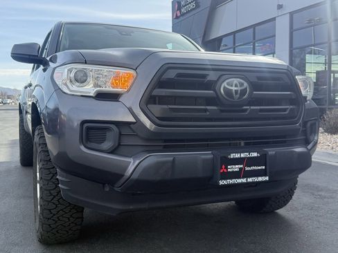 Used 2018 Toyota Tacoma SR w/ SR Convenience Package image 30