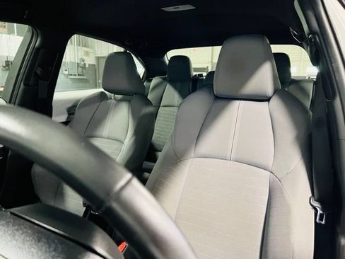 Used 2024 Toyota Corolla SE FWD image 3