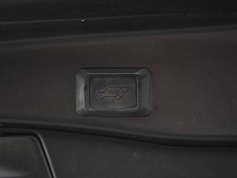 Used 2019 Toyota RAV4 XLE image 17