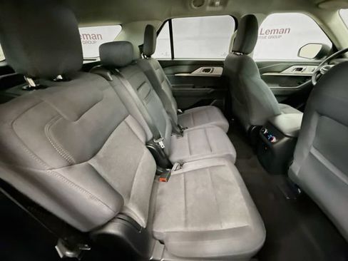 Used 2025 Ford Explorer Active AWD/4WD image 27
