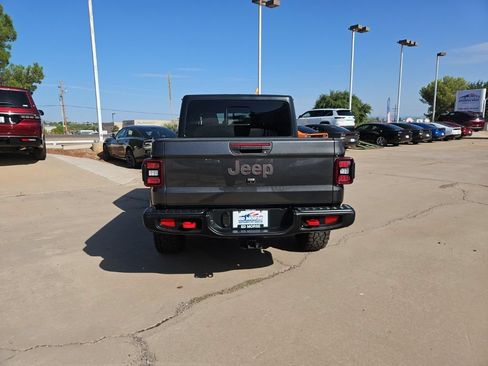 Used 2023 Jeep Gladiator Rubicon w/ LED Lighting Group AWD/4WD image 3