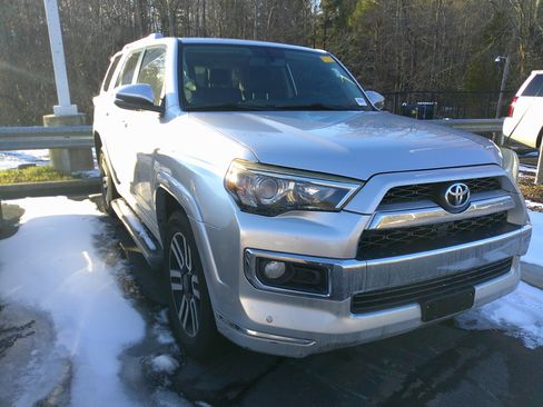 Used 2014 Toyota 4Runner Limited image 2