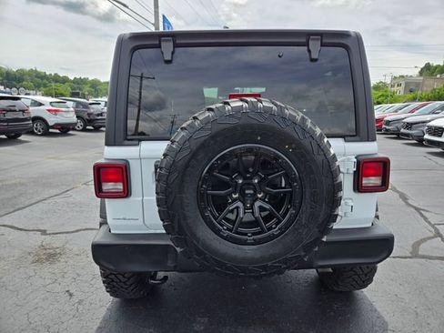 Used 2025 Jeep Wrangler Unlimited Sport AWD/4WD image 7