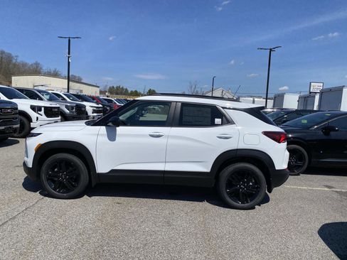 New 2026 Chevrolet TrailBlazer LT w/ Convenience Package AWD/4WD image 2