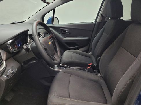 Used 2020 Chevrolet Trax LT FWD image 17