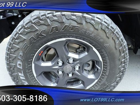 Used 2022 Jeep Gladiator Rubicon w/ Cold Weather Group AWD/4WD image 36