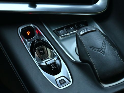 Used 2021 Chevrolet Corvette Stingray Premium Conv w/ Z51 Performance Package image 12