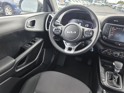 Used 2024 Kia Soul LX w/ Option Group 015 FWD image 8