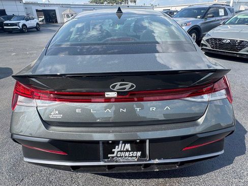 New 2026 Hyundai Elantra SEL Sport FWD image 4