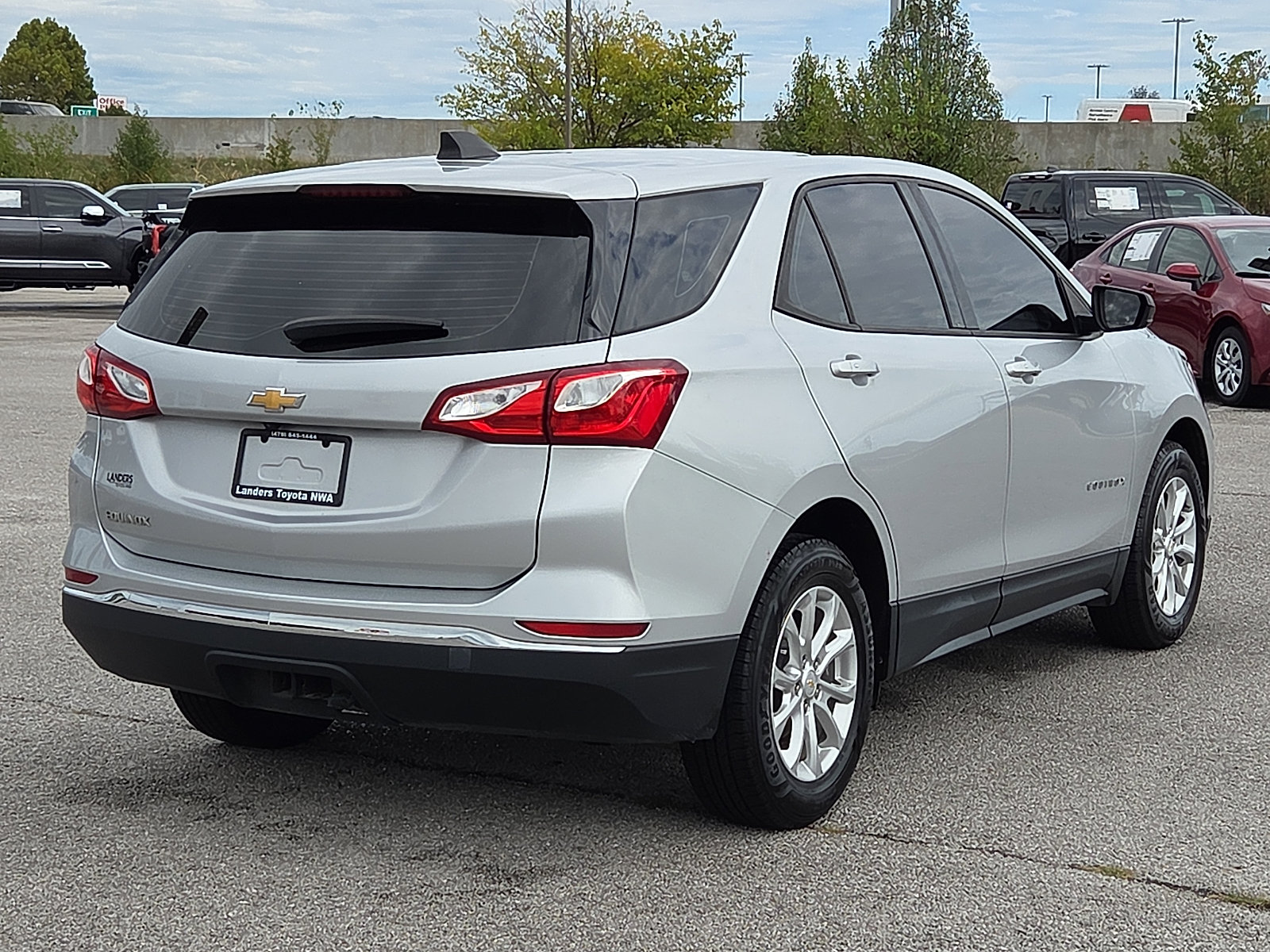 Used 2018 Chevrolet Equinox LS FWD image 5