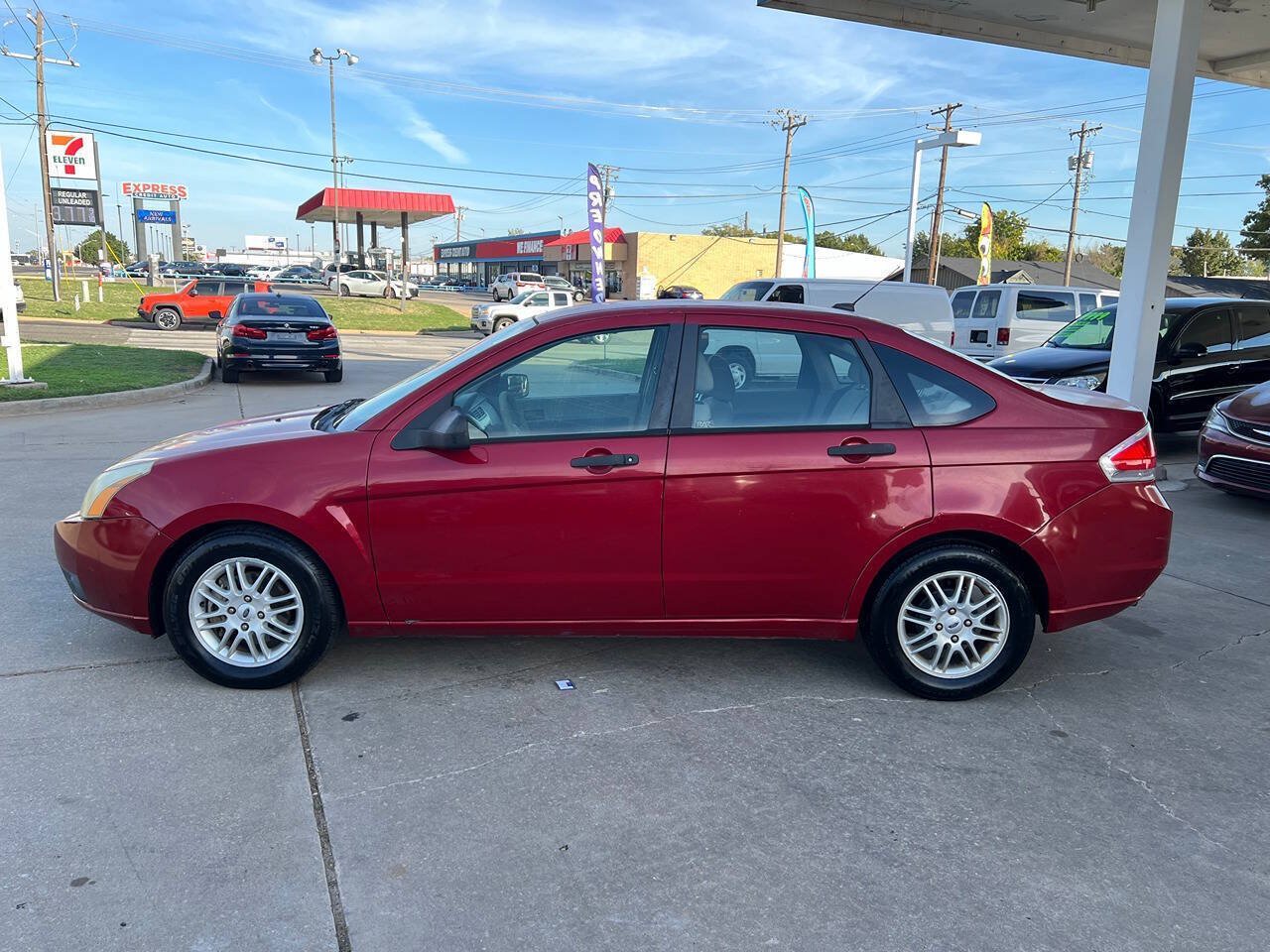 Used 2009 Ford Focus SE FWD image 4