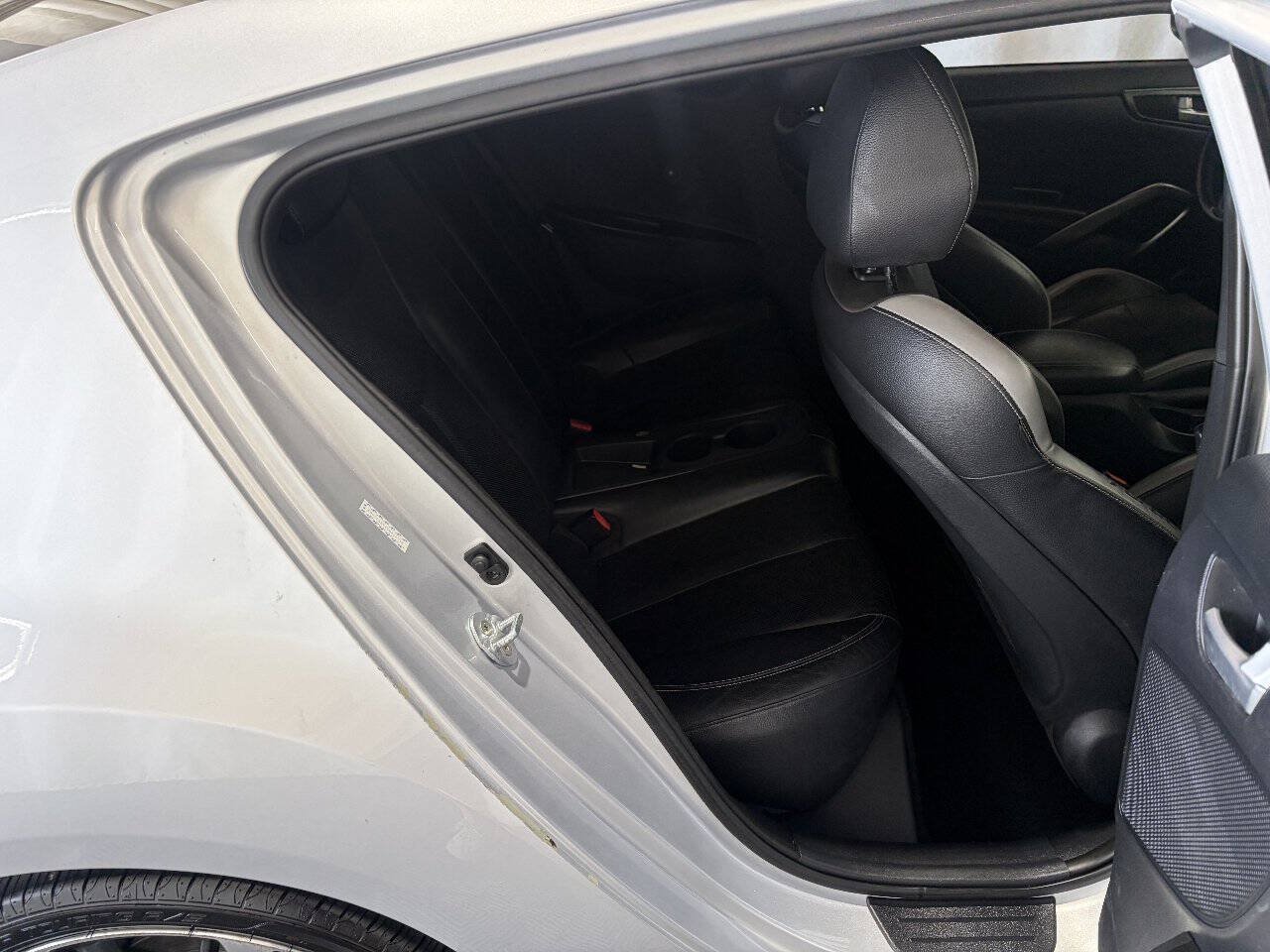 Used 2016 Hyundai Veloster Turbo FWD image 20