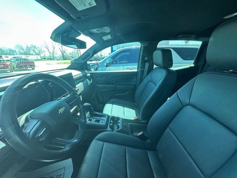 Used 2024 Chevrolet Colorado W/T image 13