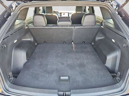 Used 2025 Volkswagen Atlas Cross Sport SE image 6