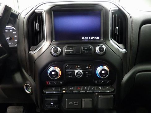 Used 2023 GMC Sierra 2500 AT4 w/ AT4 Preferred Package image 13