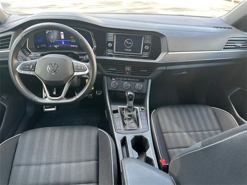 Used 2023 Volkswagen Jetta Sport image 14