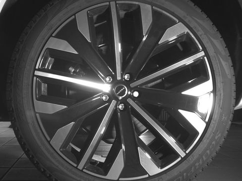 Certified 2026 Volvo XC90 B6 Plus AWD/4WD image 26