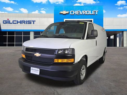 New 2026 Chevrolet Express 2500 w/ Communications Package RWD image 4