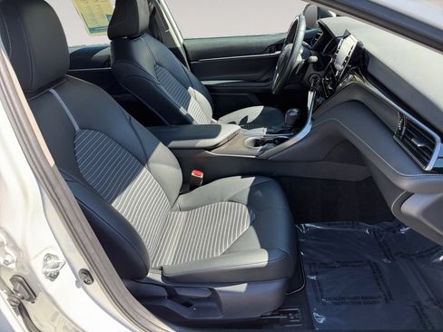 Used 2021 Toyota Camry SE FWD image 15