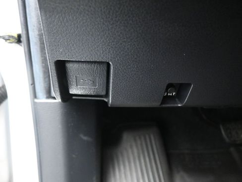 Used 2022 Toyota Tacoma SR5 image 24