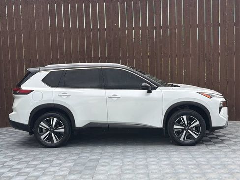 Used 2024 Nissan Rogue SL FWD image 13