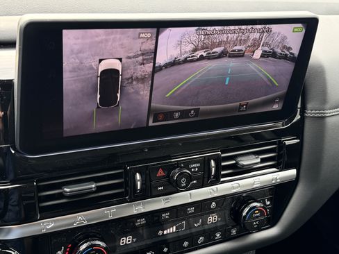 New 2026 Nissan Pathfinder Platinum AWD/4WD image 15