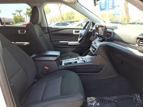 Certified 2023 Ford Explorer XLT RWD image 11