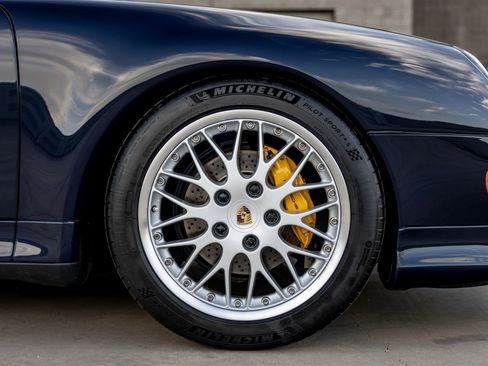 Used 1998 Porsche 911 Carrera S RWD image 29