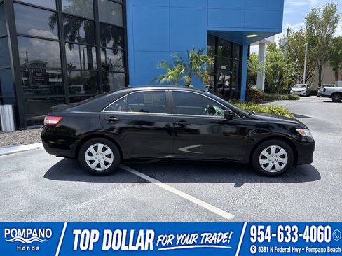 Used 2010 Toyota Camry FWD image 10