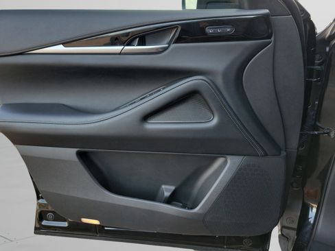 Certified 2025 INFINITI QX60 Pure image 30