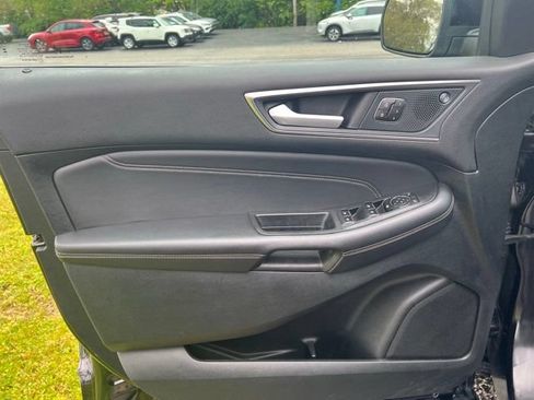 Used 2024 Ford Edge Titanium AWD/4WD image 9